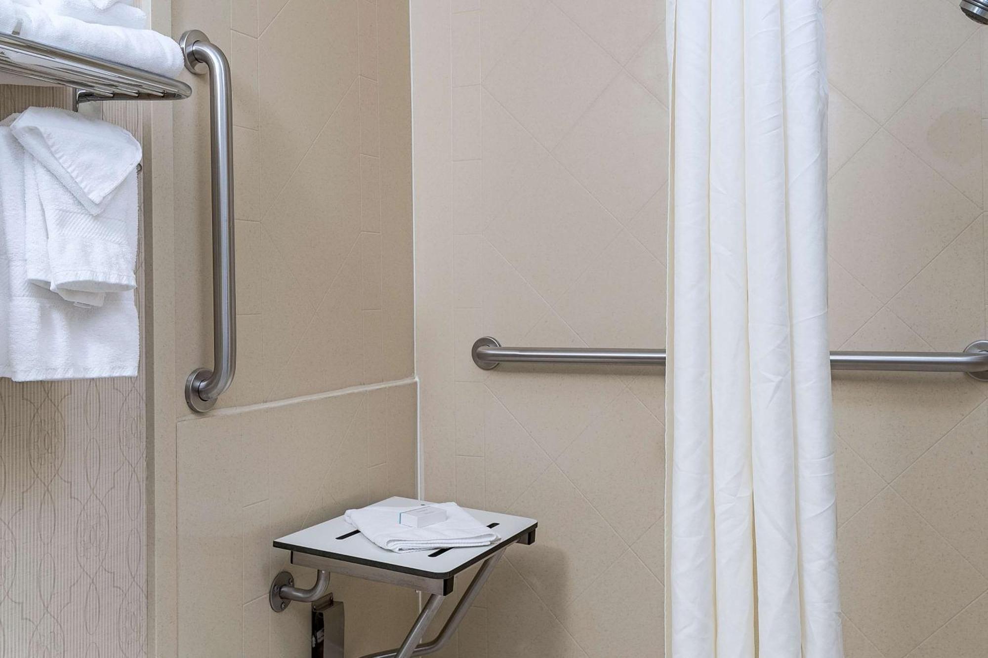 Hampton Inn Литлтон Экстерьер фото